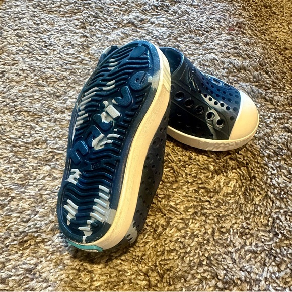 Native slip ons - Picture 2 of 2